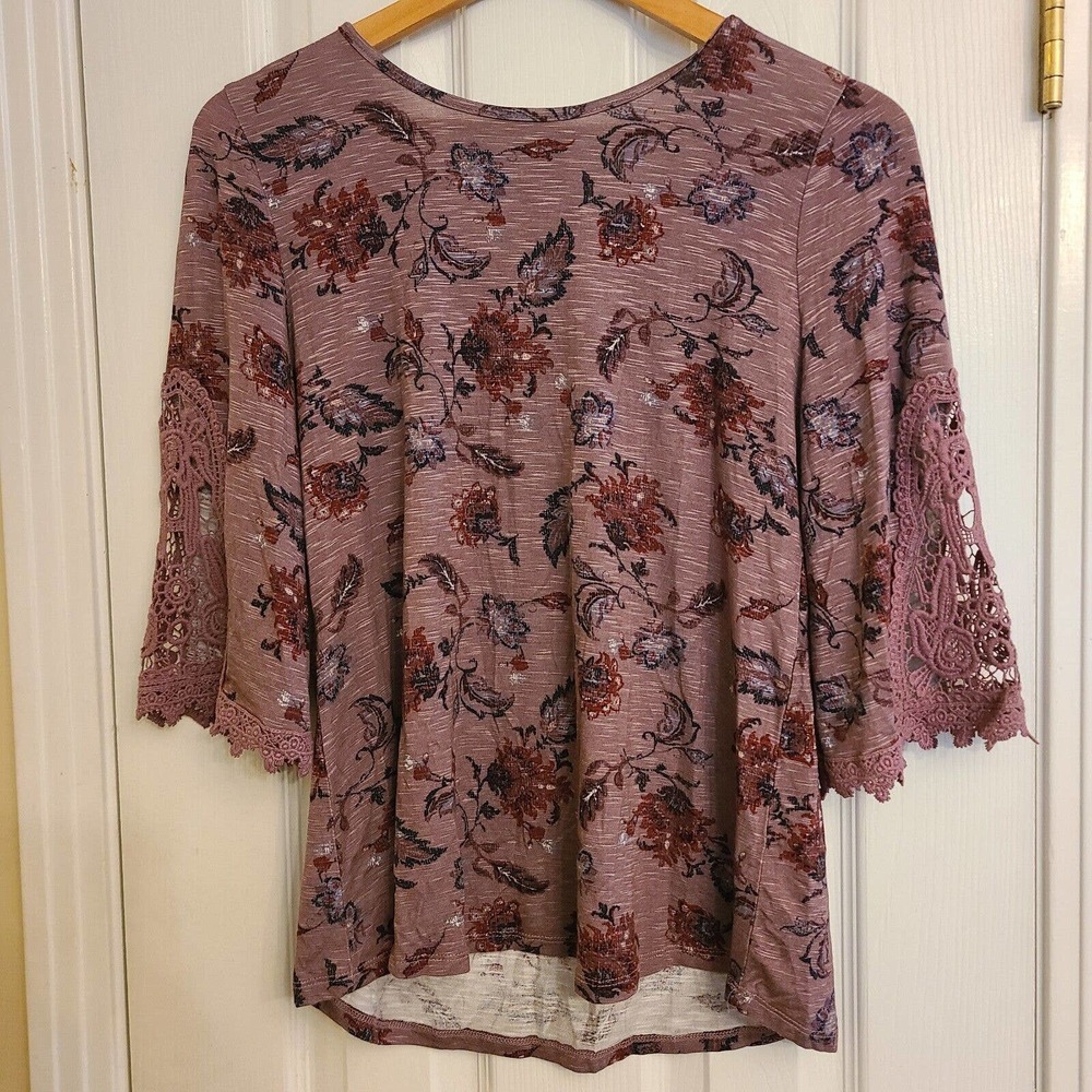 NWT Buckle Daytrip Floral Boho Top V-Neck with Tie Wrap Crochet Sleeves Size S - Picture 3 of 10